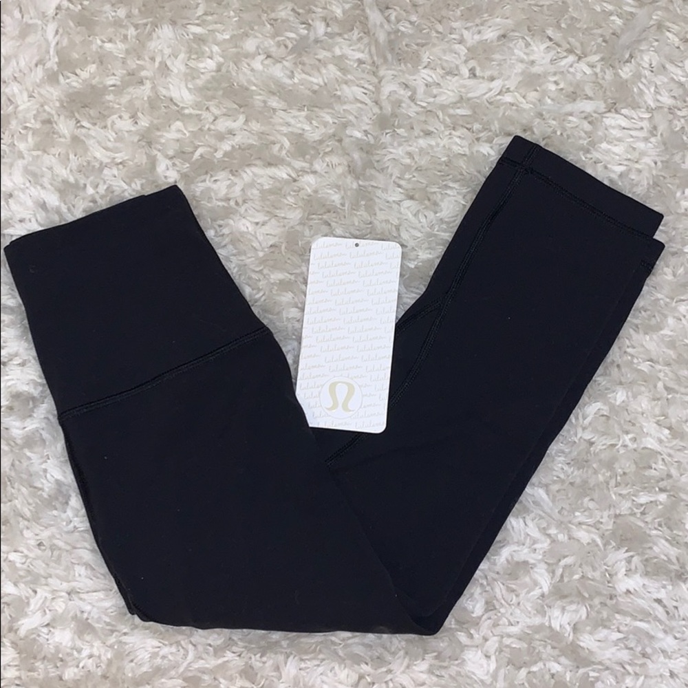 Lululemon Women’s Black Align Crop Leggings - Picture 1 of 6